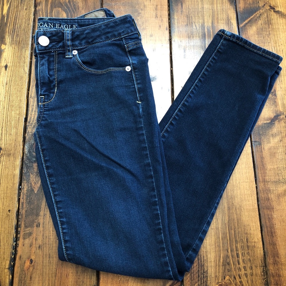 Women’s American Eagle Dark Wash Skinny Jeans Size 2